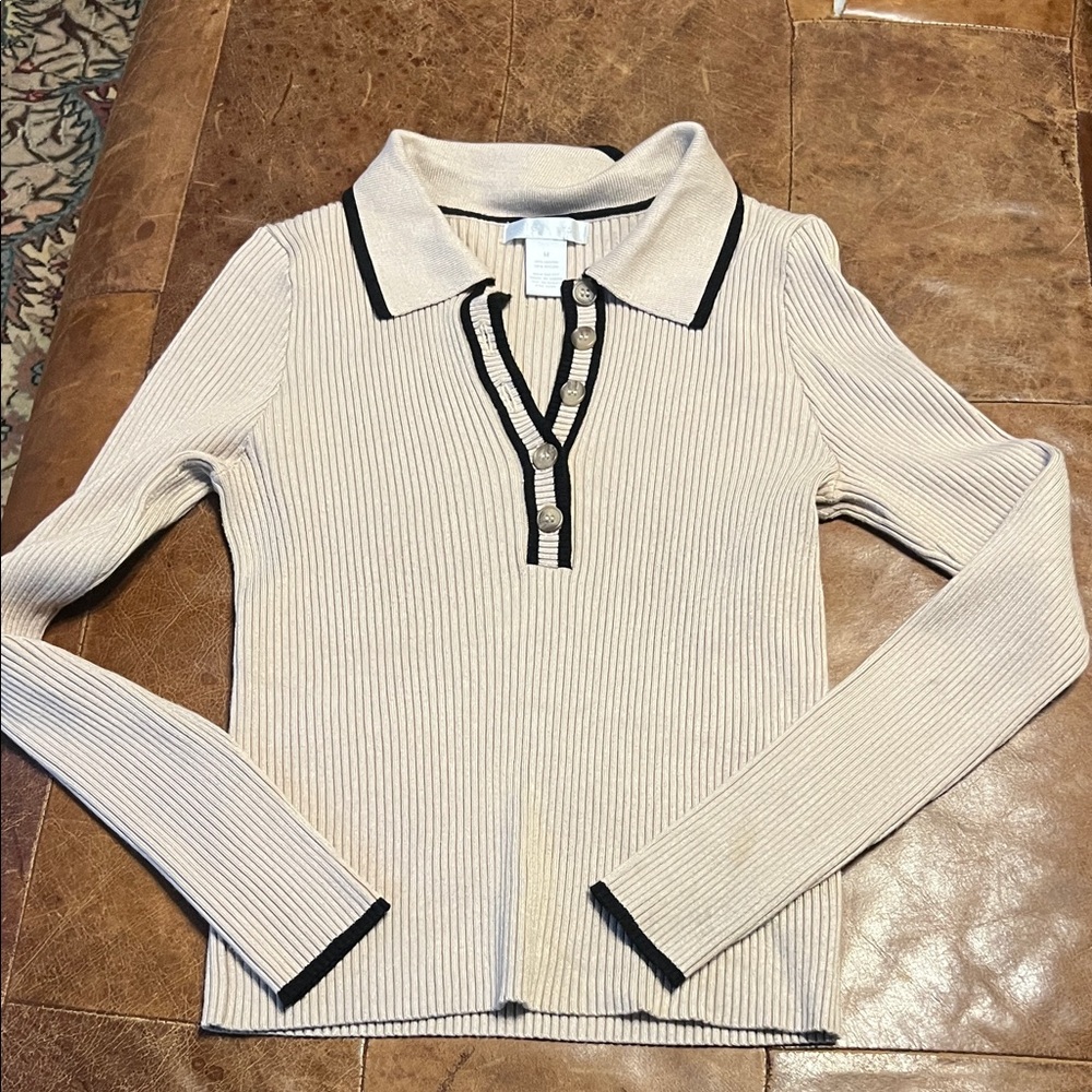 Design History from Evereve tan with  black long sleeve polo sweater